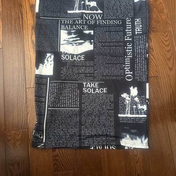 Black and White Graphic Print Dress - Picture 4 of 4